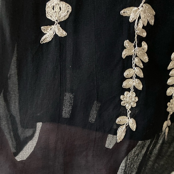Embroidered Sleeveless Blouse H&M Sz 4 Black - Picture 3 of 5